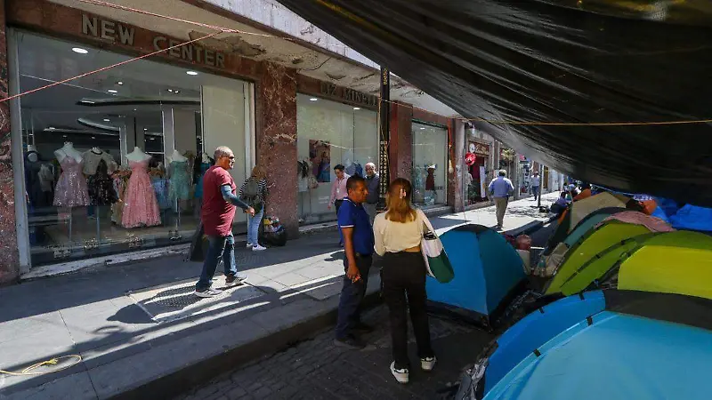 Instalan campamento en 5 de Mayo